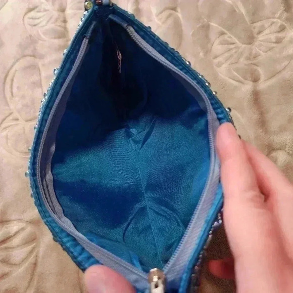 Heavily Beaded Blue Handmade Indonesia Small Clutch Wristlet Wallet Purse YKK - Picture 5 of 6